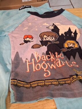 Warner Bros. Harry Potter.  Pajamas. Back To Howartgs